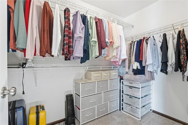 2103 Shady Grove Road SW, Cedar Rapids, IA 52404