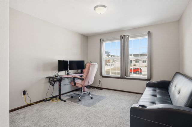 2103 Shady Grove Road SW, Cedar Rapids, IA 52404