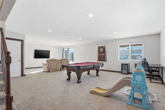 2103 Shady Grove Road SW, Cedar Rapids, IA 52404