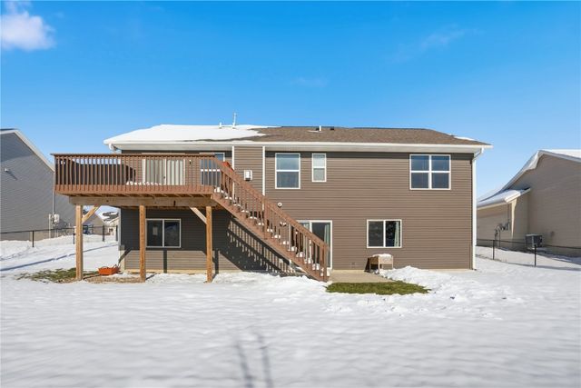 2103 Shady Grove Road SW, Cedar Rapids, IA 52404