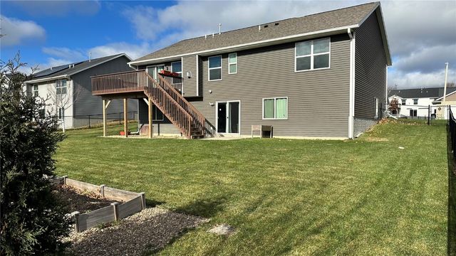 2103 Shady Grove Road SW, Cedar Rapids, IA 52404