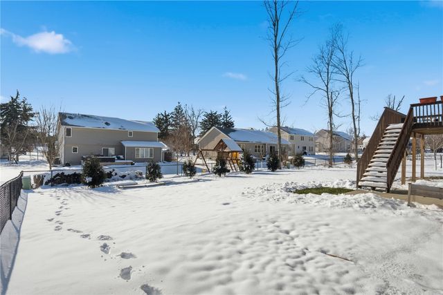 2103 Shady Grove Road SW, Cedar Rapids, IA 52404