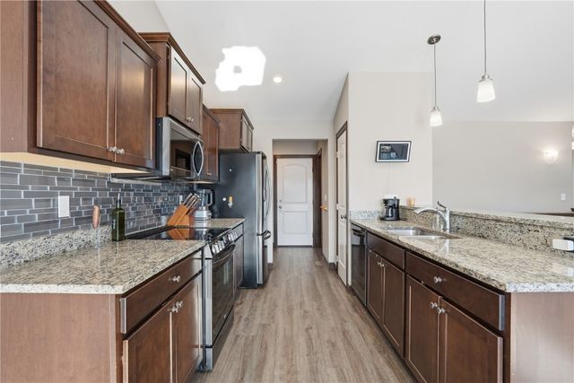 2103 Shady Grove Road SW, Cedar Rapids, IA 52404