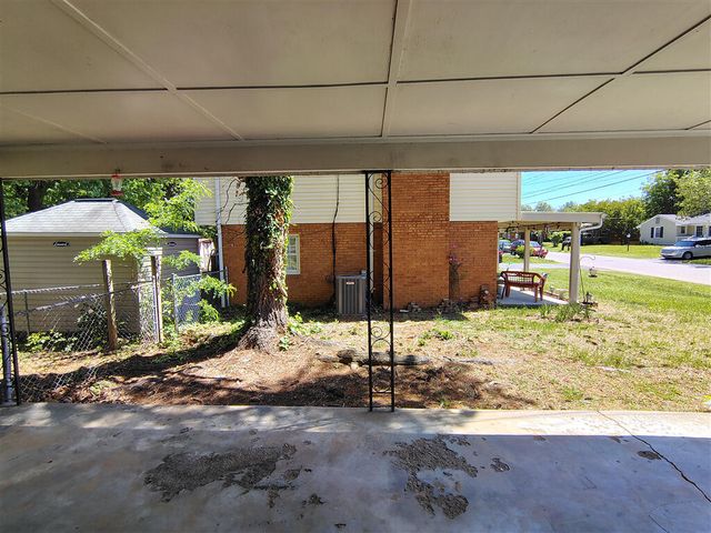 5031 Showalter RD NW, Roanoke, VA 24017