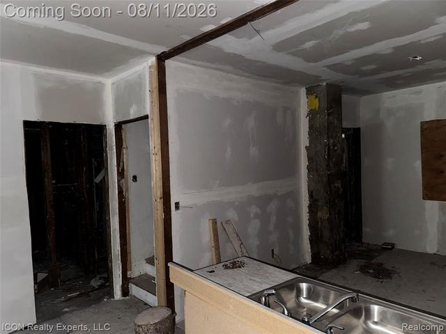 11012 Chelsea Street, Detroit, MI 48213