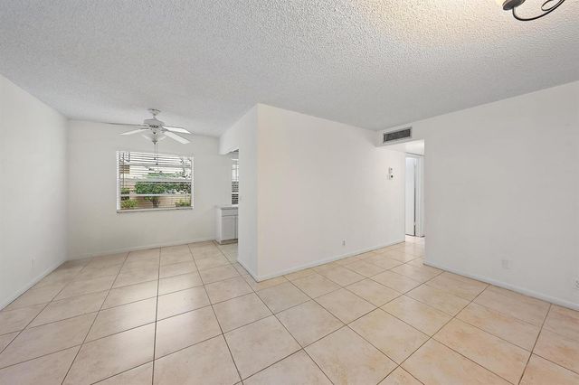 869 S Flanders S, Delray Beach, FL 33484