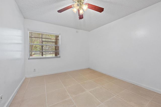 869 S Flanders S, Delray Beach, FL 33484