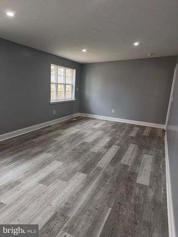 11 DUNSINANE DR, New Castle, DE 19720