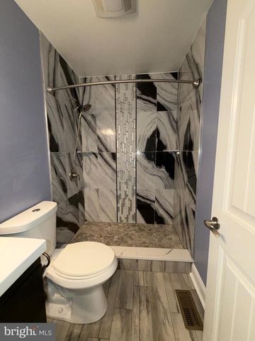 11 DUNSINANE DR, New Castle, DE 19720