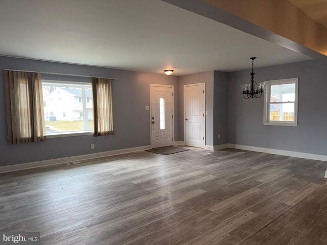 11 DUNSINANE DR, New Castle, DE 19720