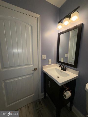 11 DUNSINANE DR, New Castle, DE 19720