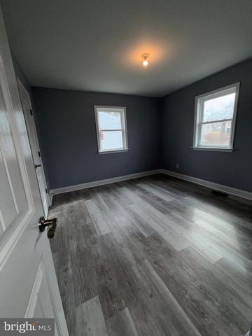 11 DUNSINANE DR, New Castle, DE 19720