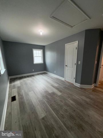 11 DUNSINANE DR, New Castle, DE 19720