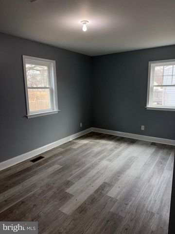 11 DUNSINANE DR, New Castle, DE 19720