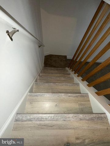 11 DUNSINANE DR, New Castle, DE 19720