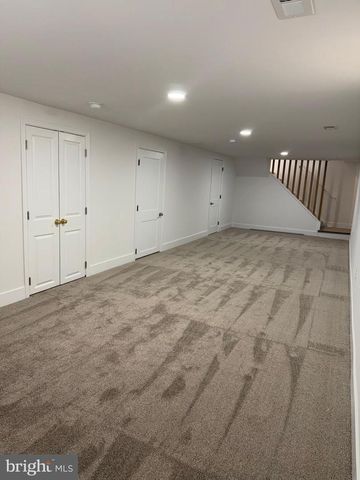 11 DUNSINANE DR, New Castle, DE 19720