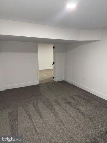 11 DUNSINANE DR, New Castle, DE 19720