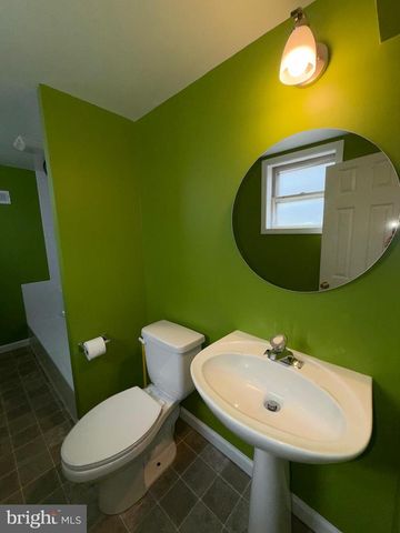 11 DUNSINANE DR, New Castle, DE 19720