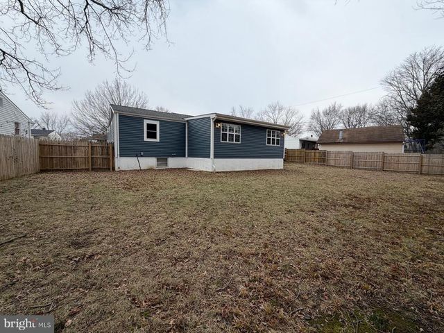 11 DUNSINANE DR, New Castle, DE 19720