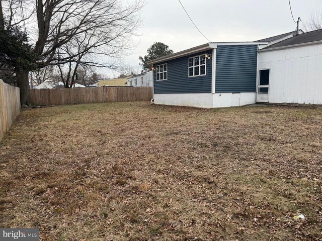 11 DUNSINANE DR, New Castle, DE 19720