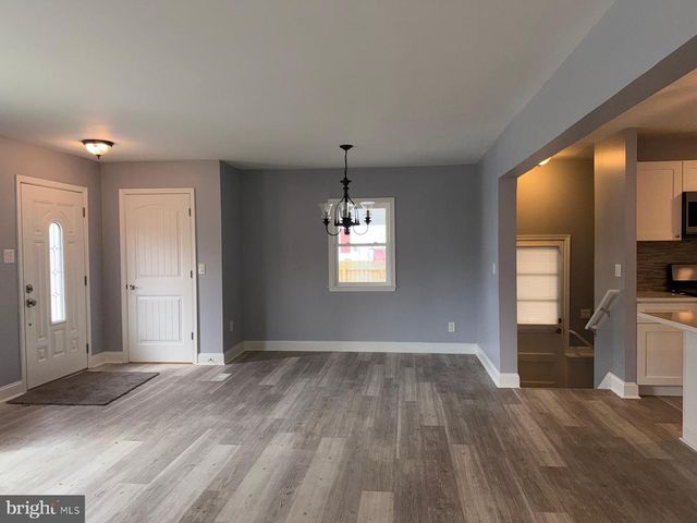 11 DUNSINANE DR, New Castle, DE 19720