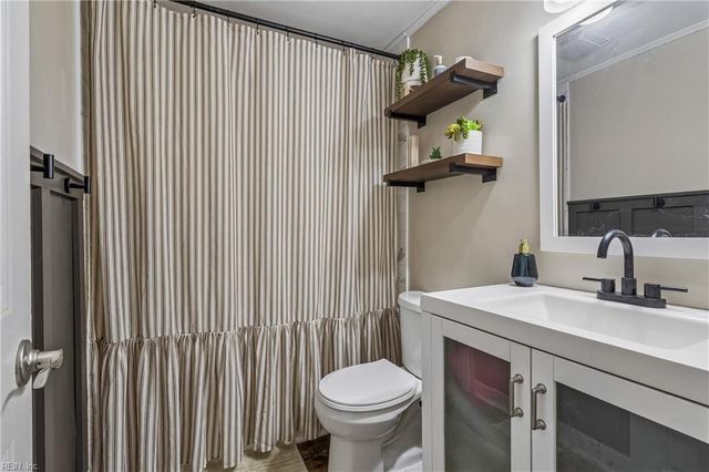 3221 Longstreet LN, Suffolk, VA 23437