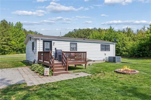 3221 Longstreet LN, Suffolk, VA 23437
