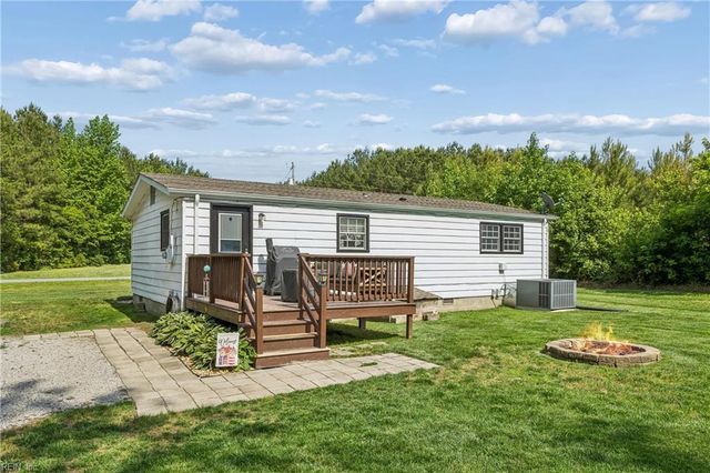3221 Longstreet LN, Suffolk, VA 23437