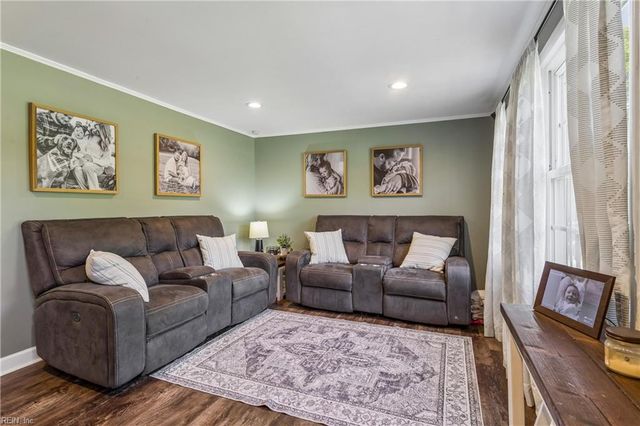 3221 Longstreet LN, Suffolk, VA 23437