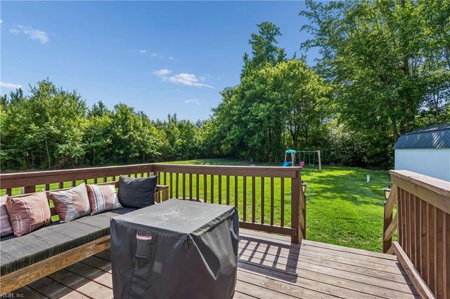 3221 Longstreet LN, Suffolk, VA 23437
