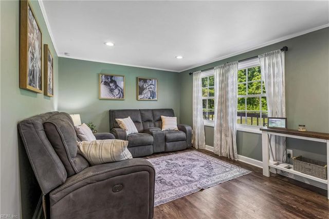 3221 Longstreet LN, Suffolk, VA 23437