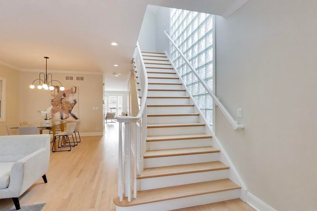 1919 W FLETCHER Street, Chicago, IL 60657