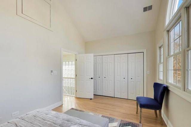 1919 W FLETCHER Street, Chicago, IL 60657