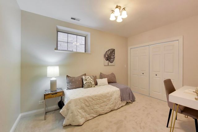 1919 W FLETCHER Street, Chicago, IL 60657