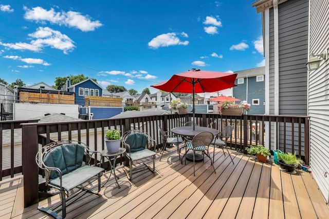 1919 W FLETCHER Street, Chicago, IL 60657