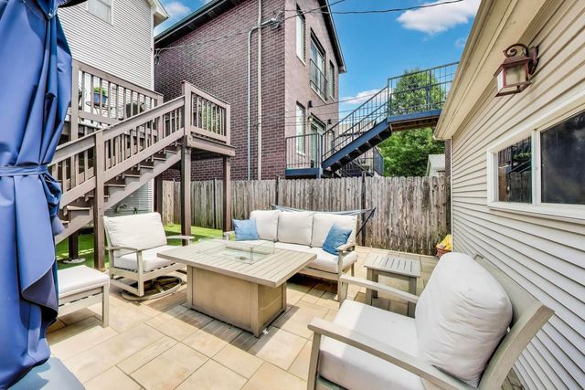 1919 W FLETCHER Street, Chicago, IL 60657