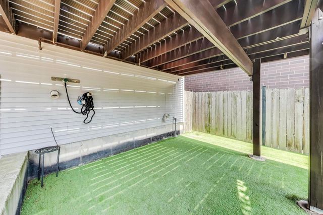 1919 W FLETCHER Street, Chicago, IL 60657