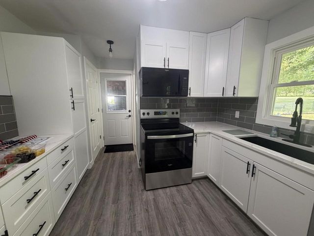 101 Sunset Drive, Clintonville, WI 54929