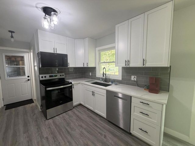 101 Sunset Drive, Clintonville, WI 54929