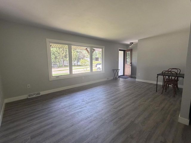 101 Sunset Drive, Clintonville, WI 54929