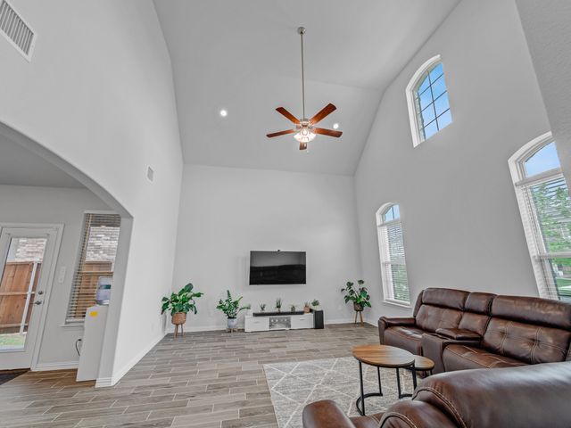 1144 Western Yarrow Avenue, Justin, TX 76247
