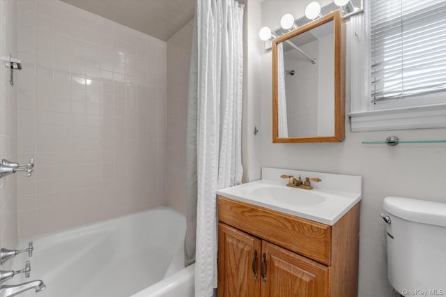 164-01 84th Avenue, Jamaica, NY 11432