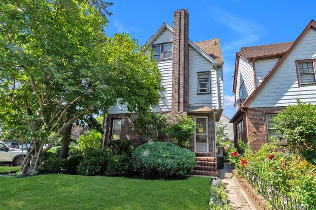 164-01 84th Avenue, Jamaica, NY 11432