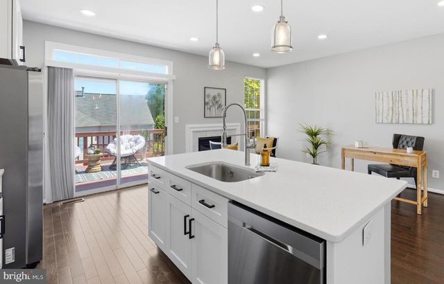 13365 FERRY LANDING LN, Woodbridge, VA 22191