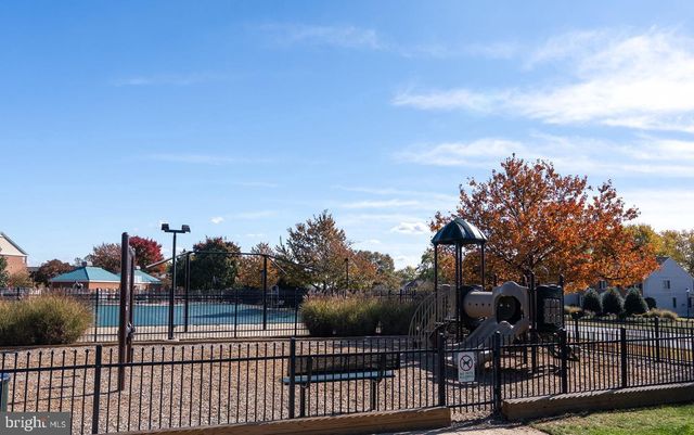13365 FERRY LANDING LN, Woodbridge, VA 22191