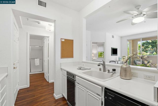 1860 Tice Creek Dr 1210, Walnut Creek, CA 94595