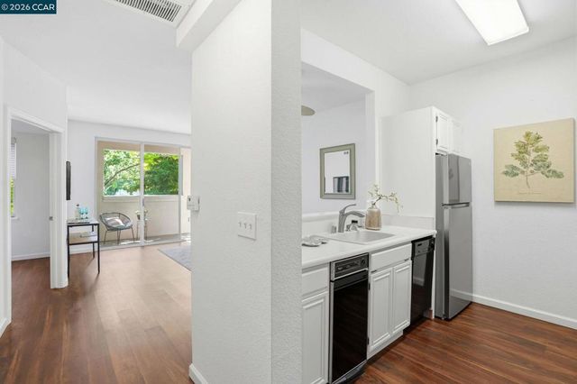 1860 Tice Creek Dr 1210, Walnut Creek, CA 94595