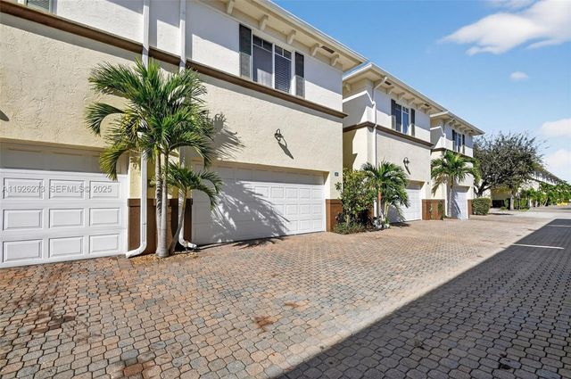 418 N Federal Hwy 26, Lake Worth, FL 33460