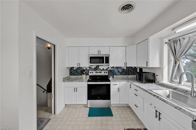 532 Hornell LN, Virginia Beach, VA 23452