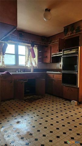 801 S 11th Street, Copperas Cove, TX 76522